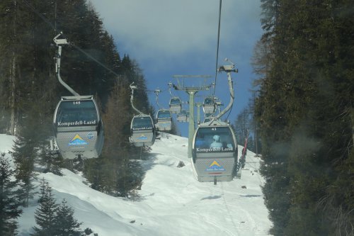 Auffahrt ins Skifahrer-Paradies
